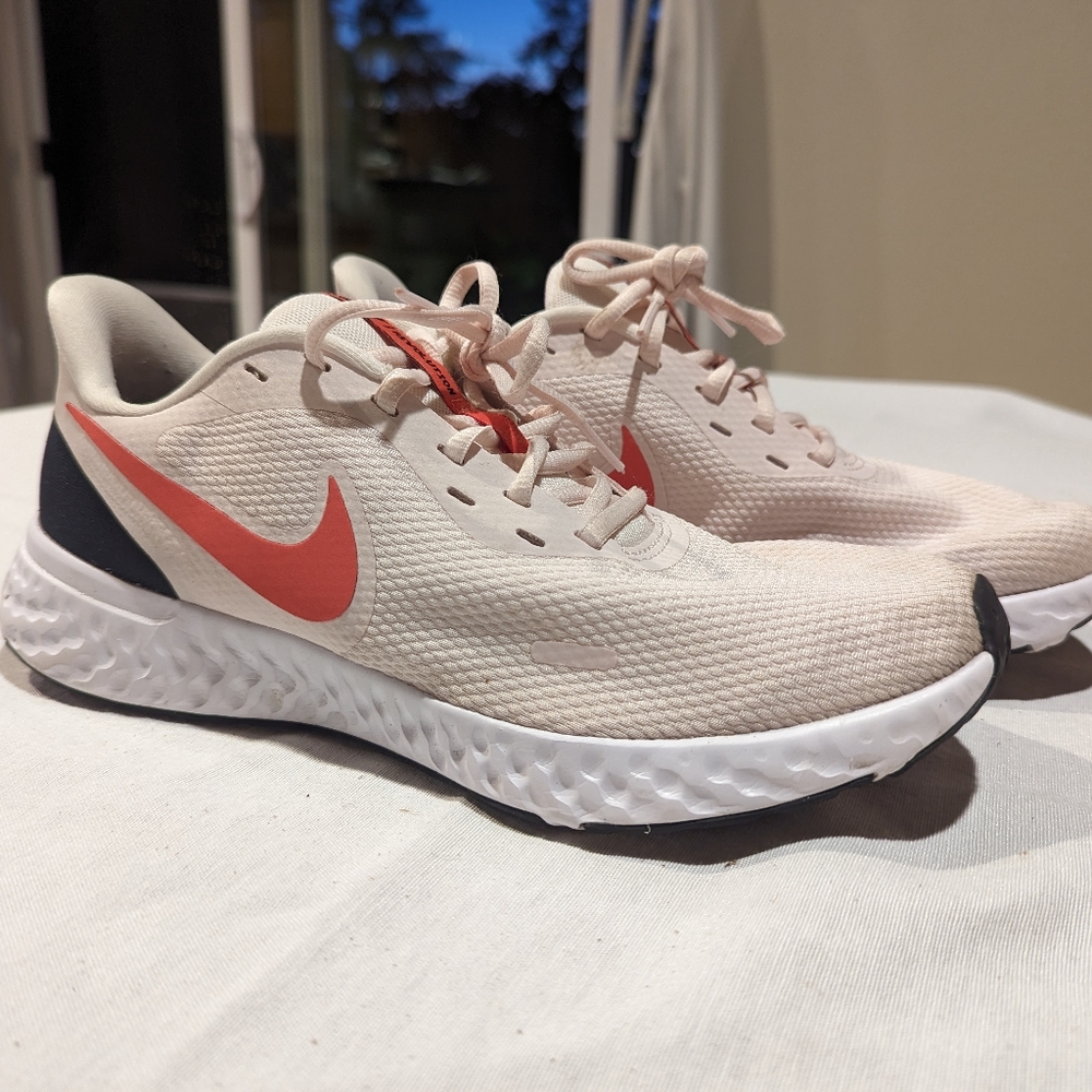 nike revolution 4 pink